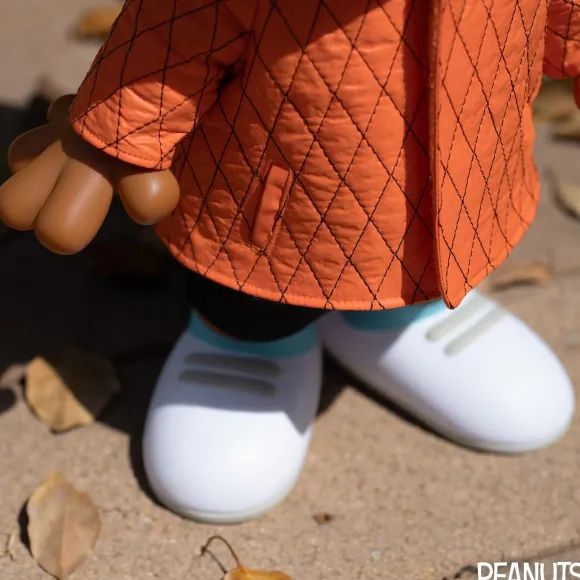 Peanuts Supersize Vinyl Figure - Franklin Jacket